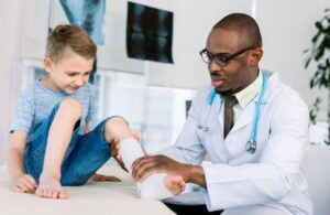 Entorse de cheville chez l’enfant : que faire et quand consulter ?-Info Vaccins France